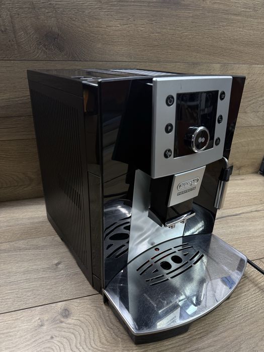 Продавам кафемашина Delonghi Perfecta Type:ESAM5400 EX1