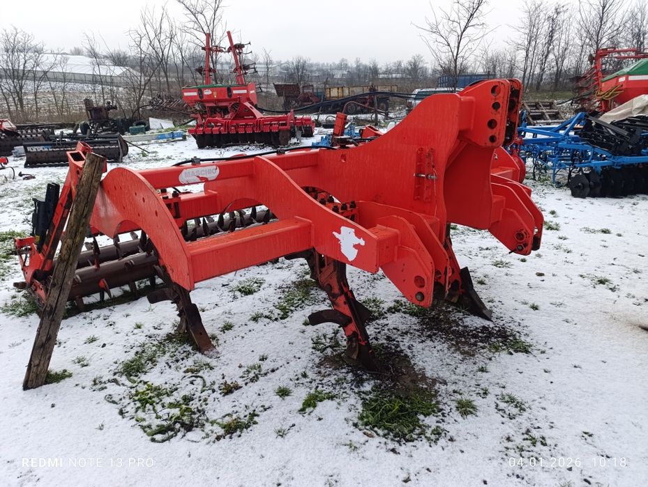 Subsolier siptec 2.5m și gaspardo 3m 5 ancore tăvălug hidraulic