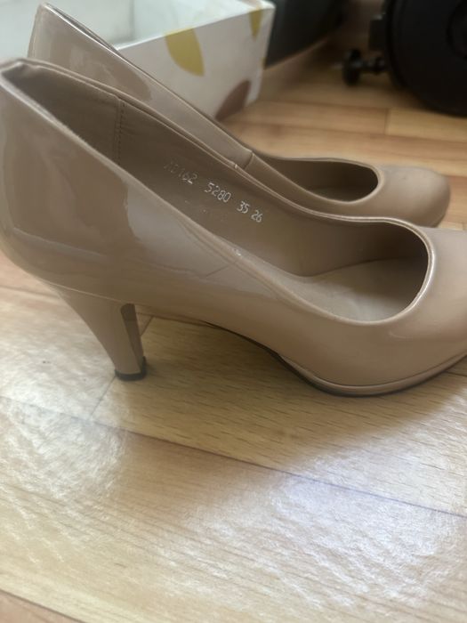 Туфли ,босоножки женские