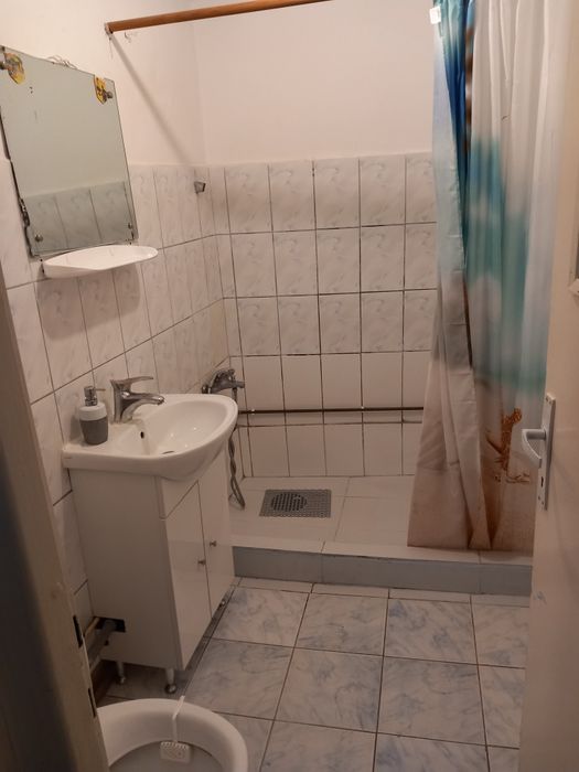 Închiriez apartament 2 camere