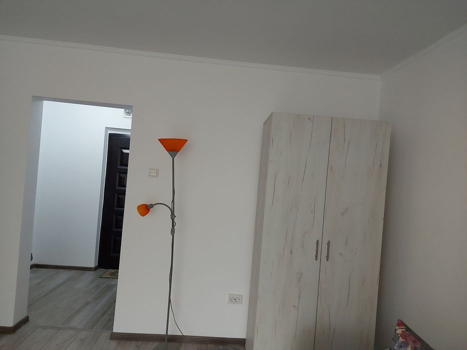 Garsoniera de închiriat