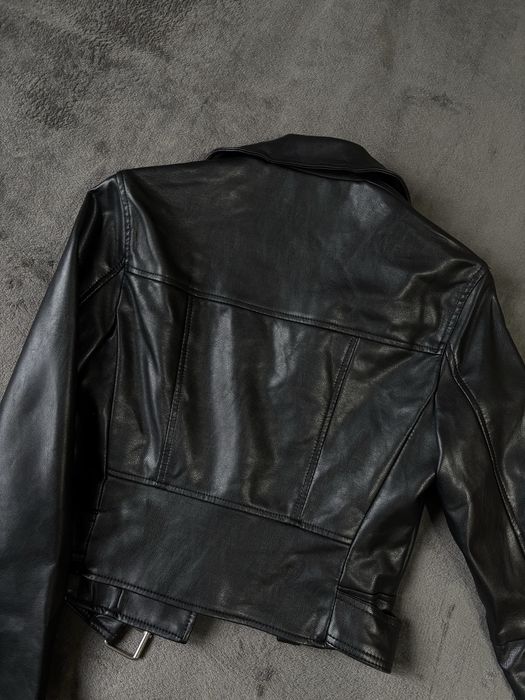 Черно кожено яке Bershka