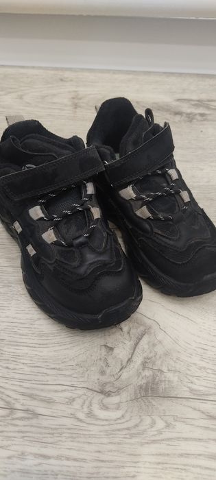 Продам ботинки осень