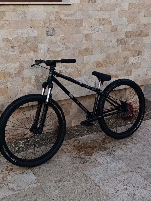 Bicicleta dirt jumper mafia