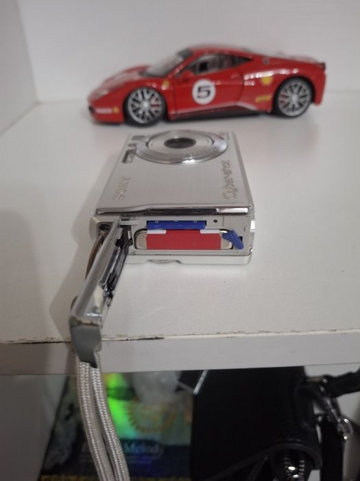 Цифровая камера Sony