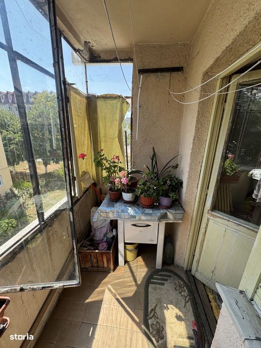De vanzare apartament cu 3 camere zona Cina