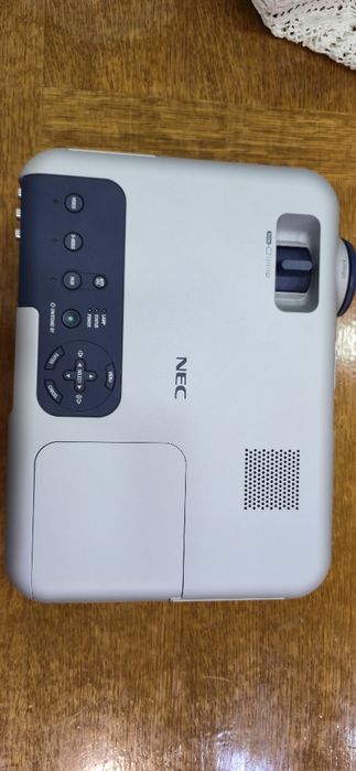 Videoproiector NEC VT460