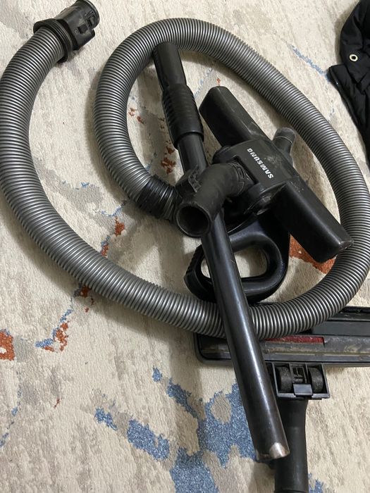 Продается пылесос б/у в рабочем состояний