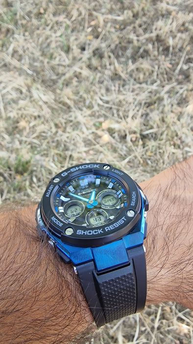 Vând G-shock GST-w300