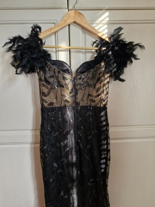 Нова дамска официална бална рокля пера