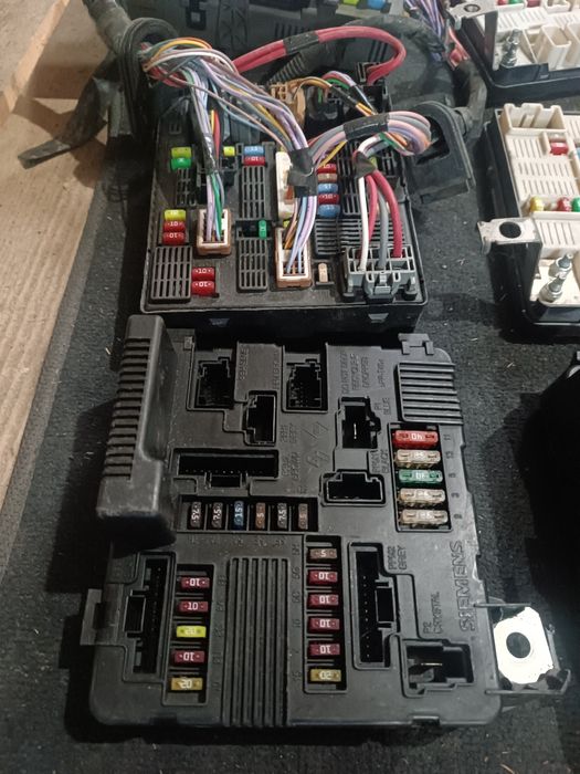 UPC UPC tablou siguranțe Megane2 Scenic2 Clio3 Megane3 Fluence Scenic3 Clio3 Koleos Chit pornire UCH blocator volan ECU Clio3 Renault Megane2 Scenic2