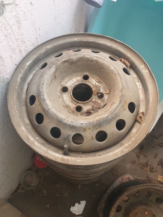 Продам 3 шт резины