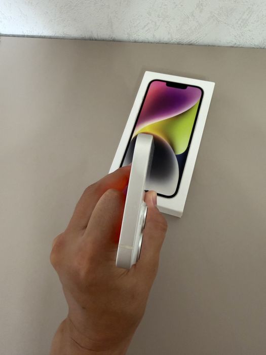 Продам Iphone 14