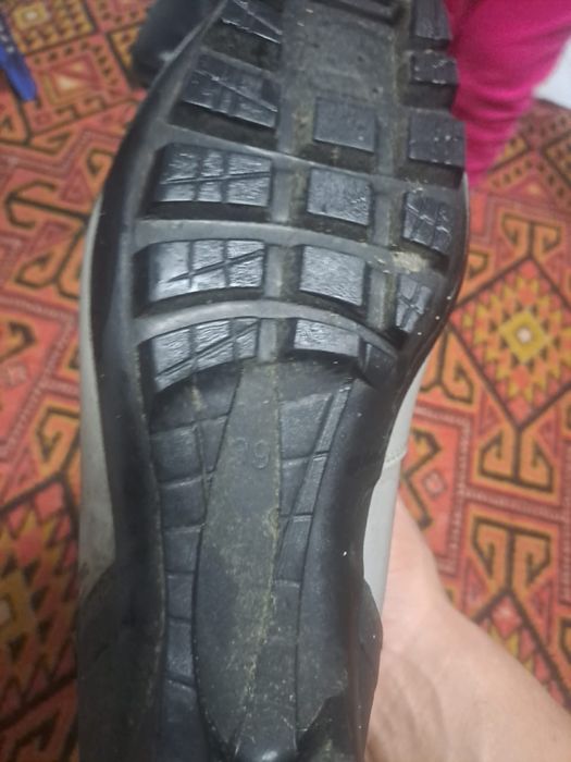 Продам лыжи с ботинками