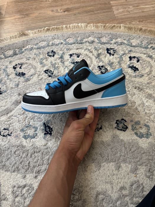 Продам air jordan кроссовку.