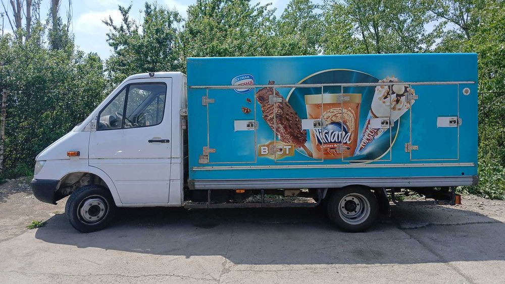 Dezmembrez Mercedes SPRINTER W904-411 CDI Din 2001-611.981