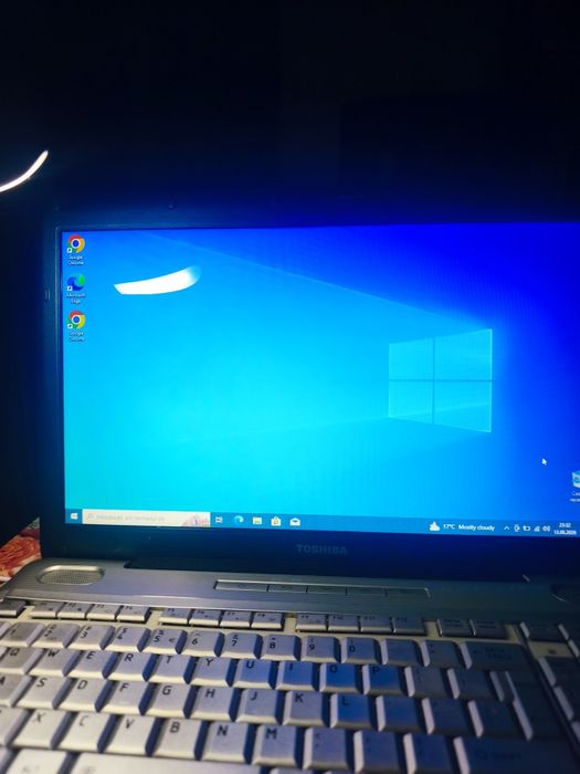 Laptop Toshiba – i3 • 6GB RAM •hdd 500Gb • Funcționează doar la priză