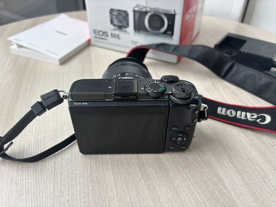 Canon EOS M6 Объектив 15-45 мм