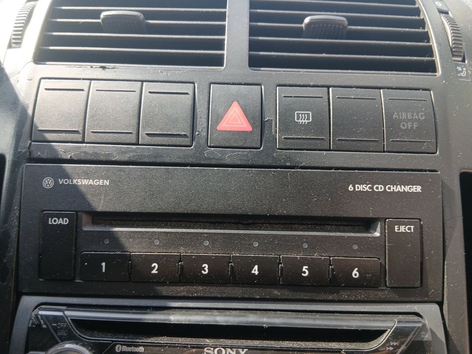 Radio CD Volkswagen Polo (9N) [Fabr 2001-2008] 6 DISC CD CHANGER