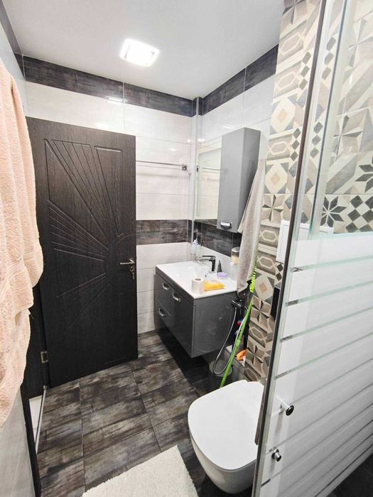 Продава се Четиристаен апартамент в Казанлък - 155 кв.м за 1742 €/кв.м - Снимка #12