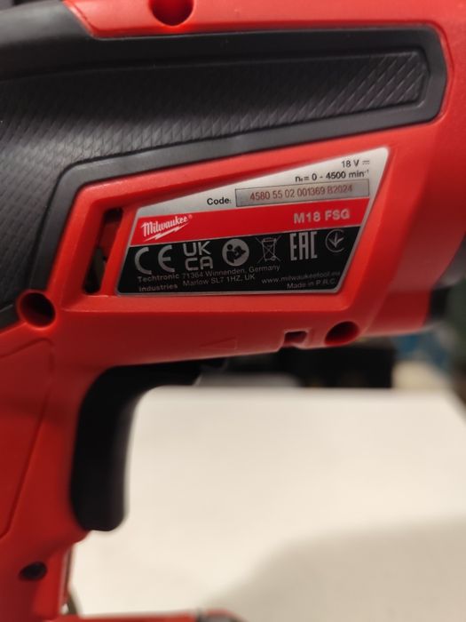 Акумулаторен безчетков винтоверт за гипсокартон Милуоки Milwaukee + 2A