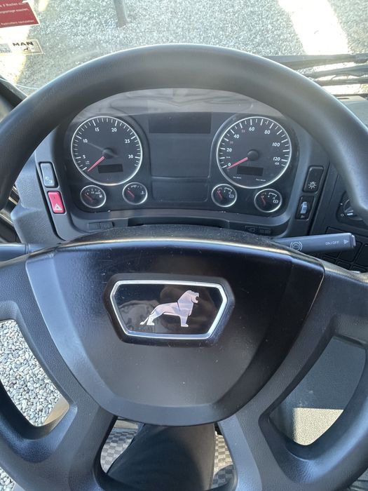 MAN 7,5 motor 2,4 cutie manuala 8 trepte cauciucuri noi fața spate