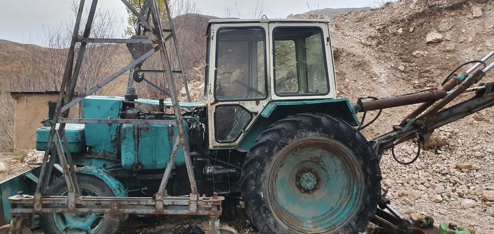 ЮМЗ 6трактор сотилади
