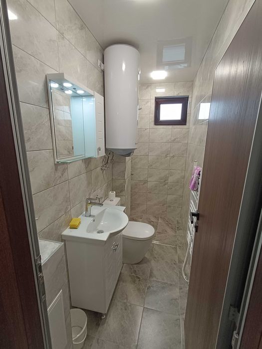 Дава се под наем Тристаен апартамент в Добрич, Център - 57 кв.м за 408 € - Снимка #19