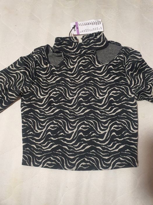 Bluza noua cu eticheta M