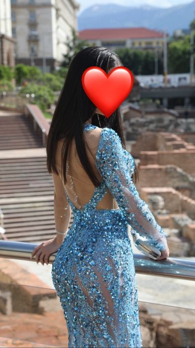 Официална дизайнерска рокля