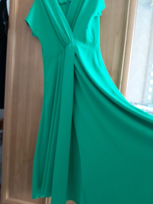 Rochie elegantă culoare verde sezon vară.Mărimea 46.
