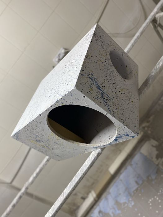 Продам короб на трубе под 15 тый динамик