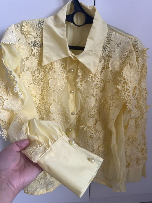 Продам блузку желтого цвета