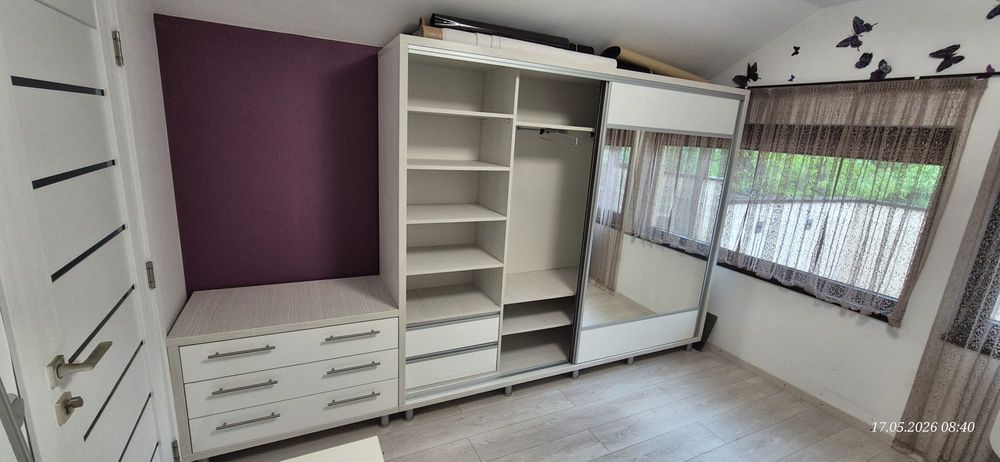 Vând  dresing,(sifonier)culoare alba