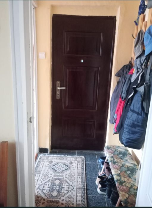 Vand apartament 2 camere bul.1 Dec.43.000 neg.