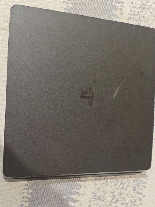 Playstation 4 slim