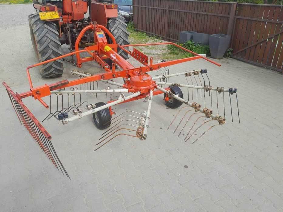 Greblă de adunat fan Kuhn