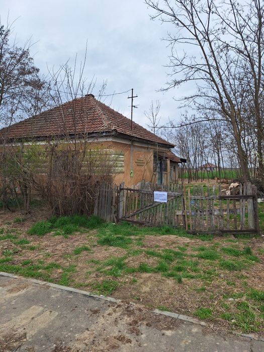 Casa de vinzare plus teren