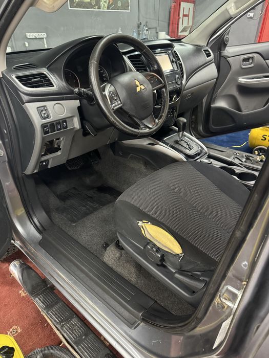 Curatare  canapele coltare fotolii  detailing  auto  AUTO INUNDATE