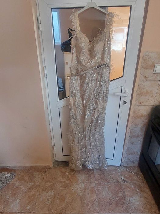 Продавам официални рокли