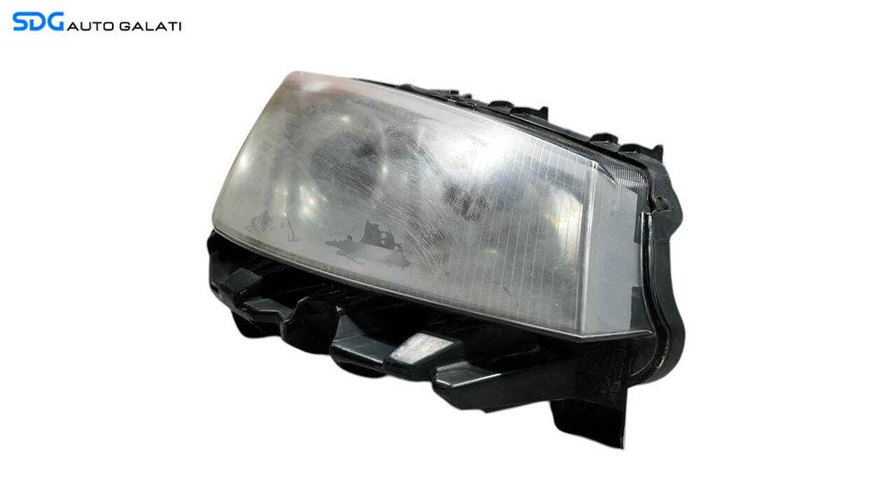 Far Dreapta Halogen Renault Megane 2 2002 - 2008 ( Ureche Ruptă ) Cod 89307040 [L5991]