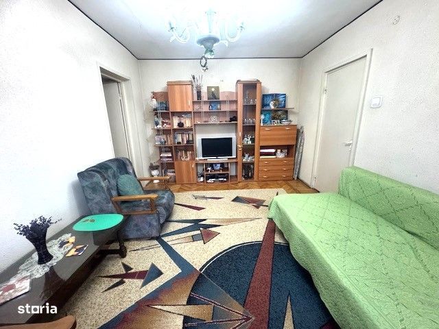 Apartament 3 camere etaj 1 zona BCR