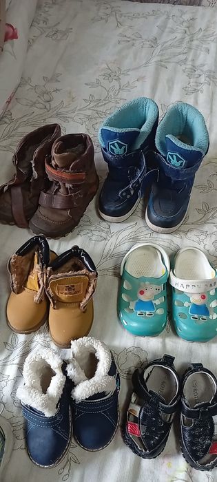 Продам детскую обувь