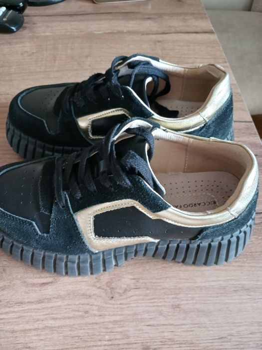 Обувки с висока платформа