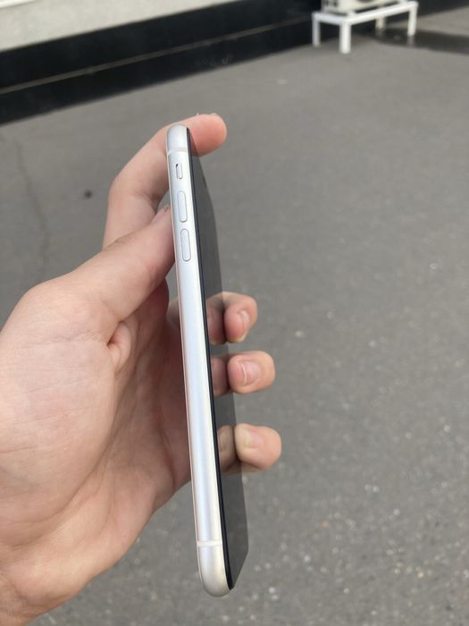 Продам iphone 11