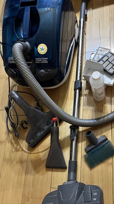 Продам моющий пылесос томас