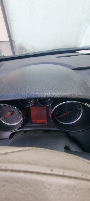 OPEL Astra 2011 — imagine 4