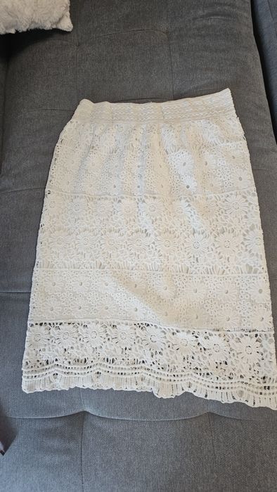 Fustă din dantelă elastică
