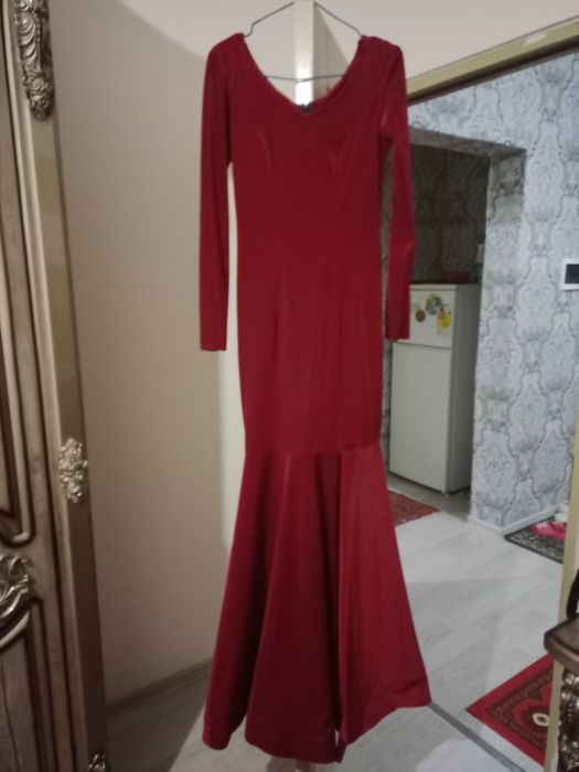 Vecherni qizil koʻylak sifati yaxshi