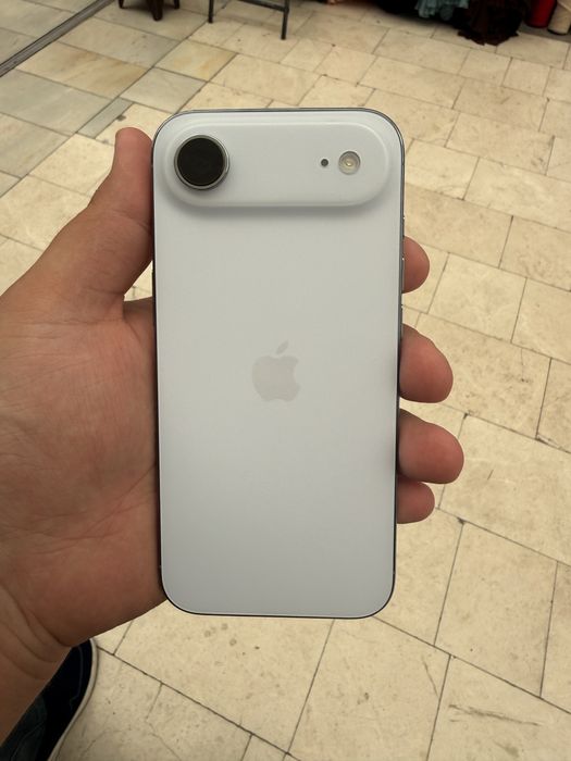 Iphone 17 air.